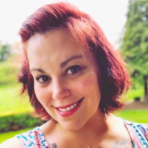 Meet your Posher, Ebee